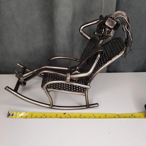 Nuts & Bolts Sculpture Woman in Rocking Chair on Phone STEELMAN24 Hinz & Kunst - Picture 9 of 9